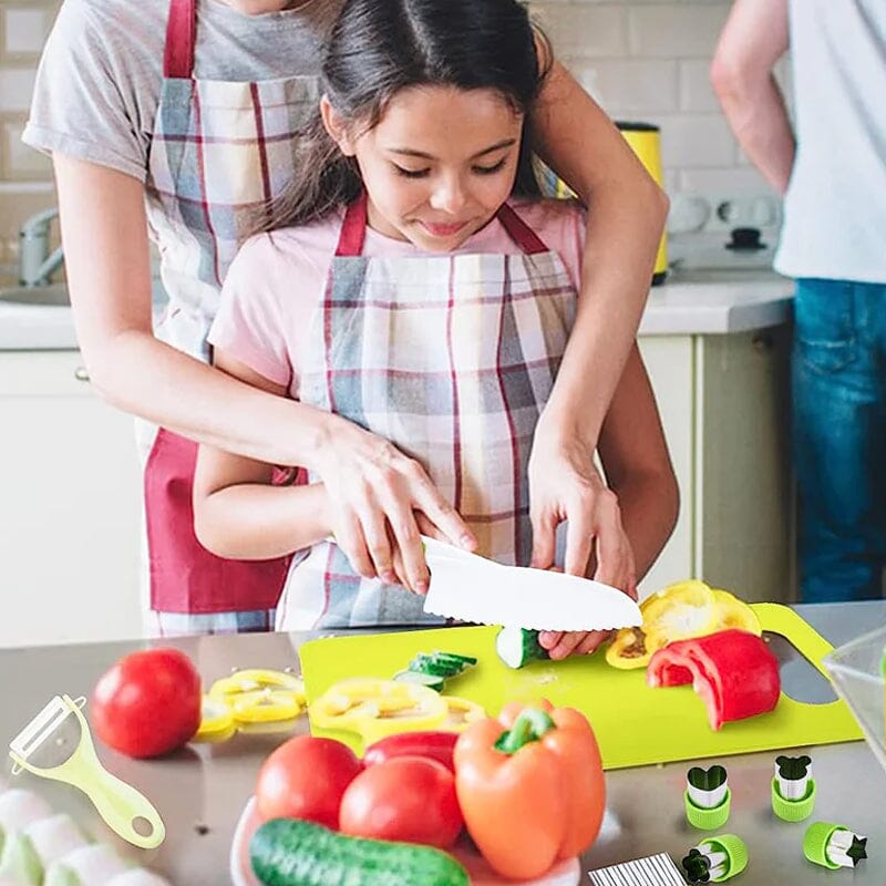 Montessori Kitchen Tools (13 Pieces)