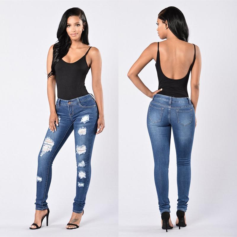 Fashionable denim tripped jeans