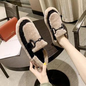 Women fluffy flats