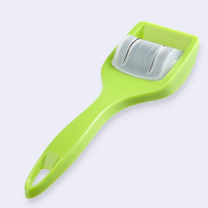 Multifunctional Roller Onion Cutter