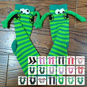 Couple love magnet holding hands socks